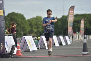 BIB: 131
                            <button type="button" onclick="openModal(4922253)" class="btn btn-primary btn-sm float-right btn-popup" data-toggle="modal" data-target=".modal-high-quality">
                        <i class="fas fa-shopping-cart"></i> Add to Cart
                    </button>
                                            <button type="button" onclick="isThisMe(4922253, true)" class="btn btn-success btn-sm float-right btn-popup btn-isme hidden" data-toggle="tooltip" data-placement="bottom" title="นี่คือรูปของคุณใช่ไหม คลิกที่นี่เพื่อเอาเข้าอัลบั้ม">
                        <i class="fas fa-plus"></i> Add to album
                    </button>
                    <button type="button" onclick="isThisMe(4922253, false)" class="btn btn-warning btn-sm float-right btn-popup btn-isnotme hidden">
                        <i class="fas fa-ban"></i> Remove from album
                    </button>